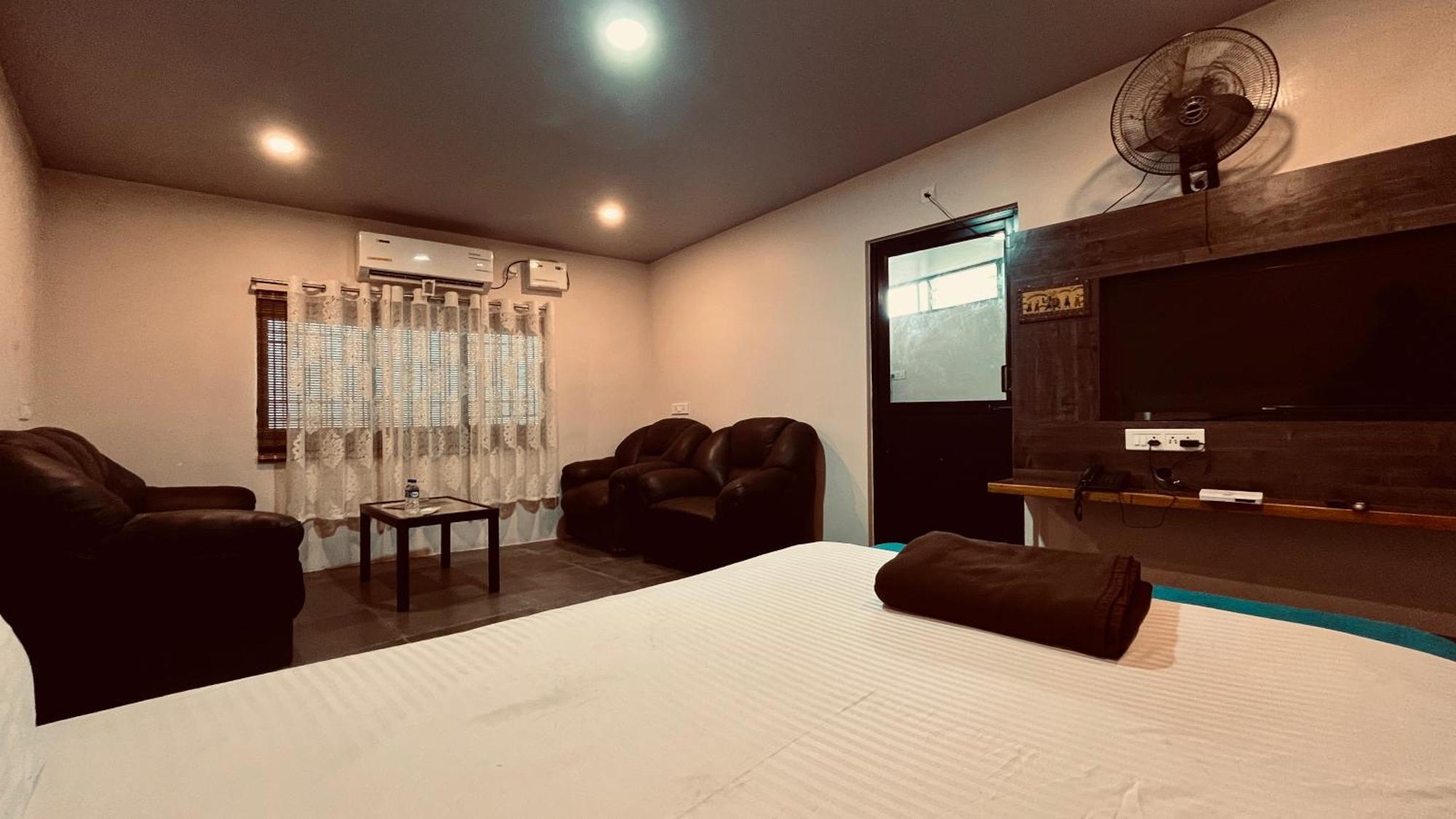 Mermaid Island Beach Resorts 퐁디셰리 외부 사진